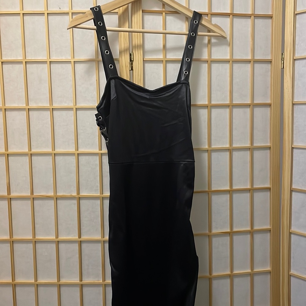 Pretty Little things- Black dress with lace side details